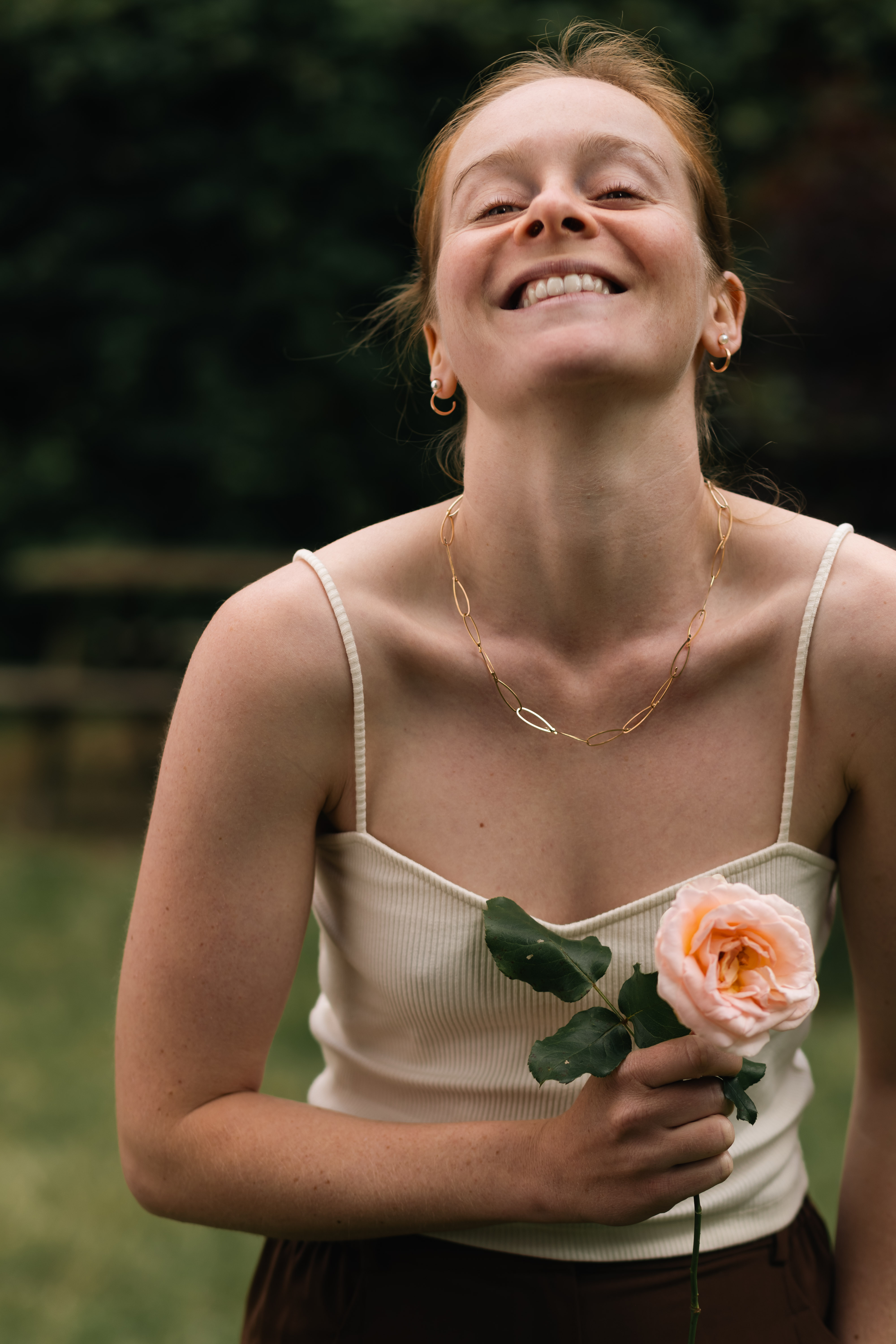 Lidwine collier gedragen op model